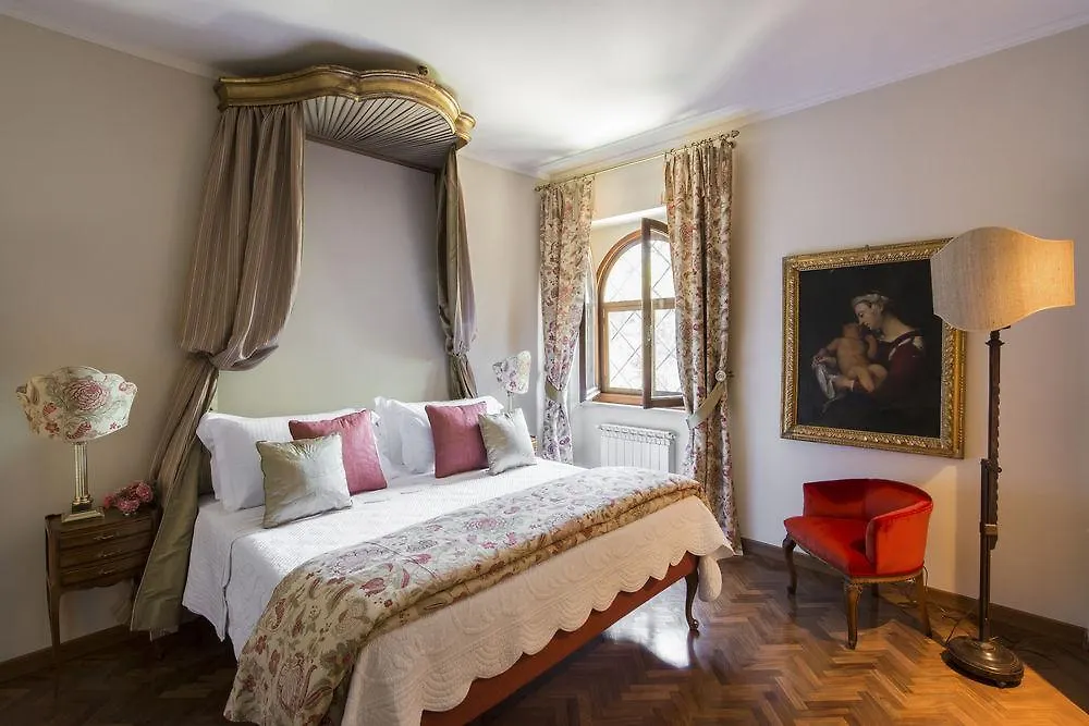 L' Insolita Venturina Terme Ferienhaus